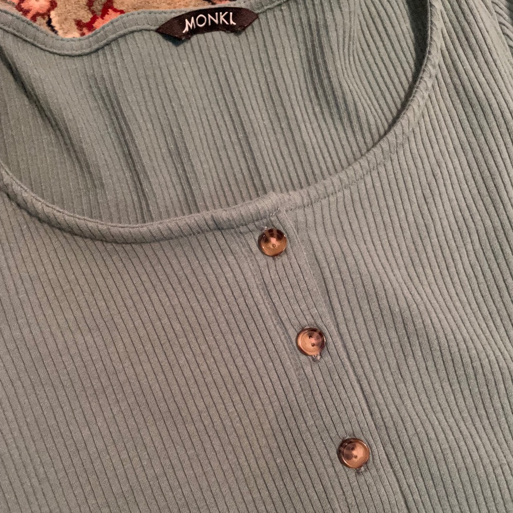 Cropped Button Top - Picture 3 of 3
